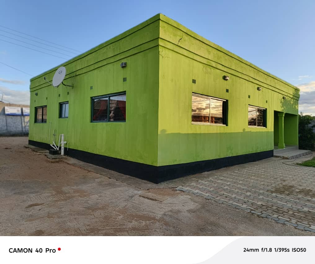 Hands-on tailoring session with learners